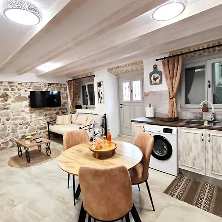 Akis House Lejlighed Mantouki