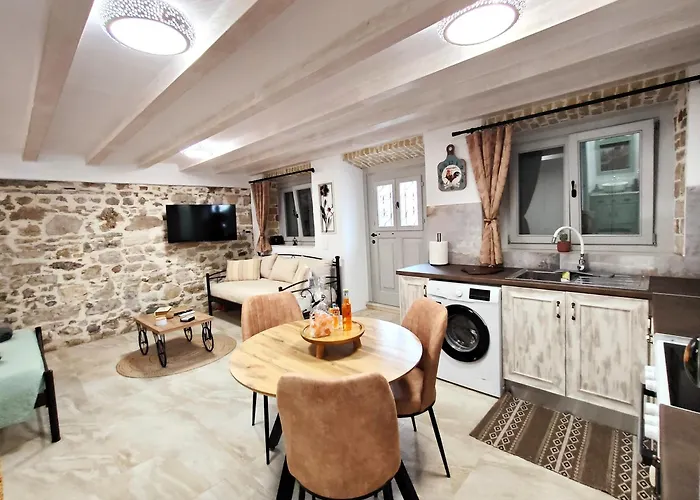 Akis House شقة Mantouki